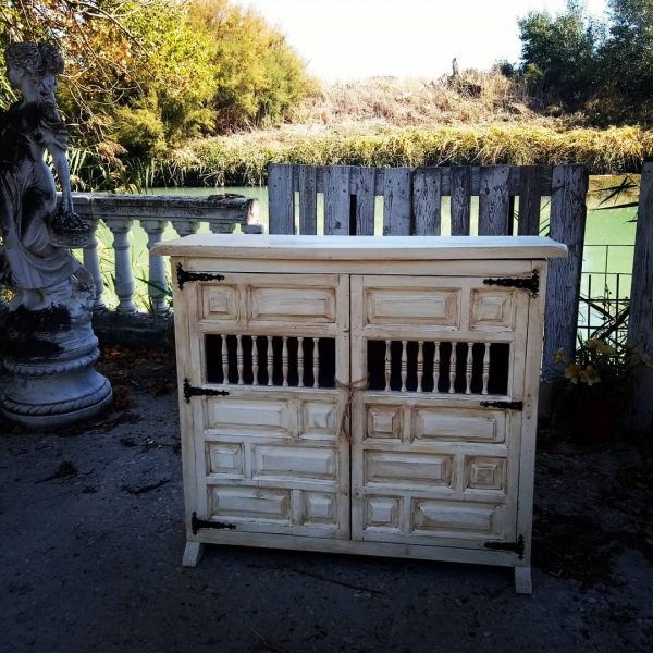 mueble blanco